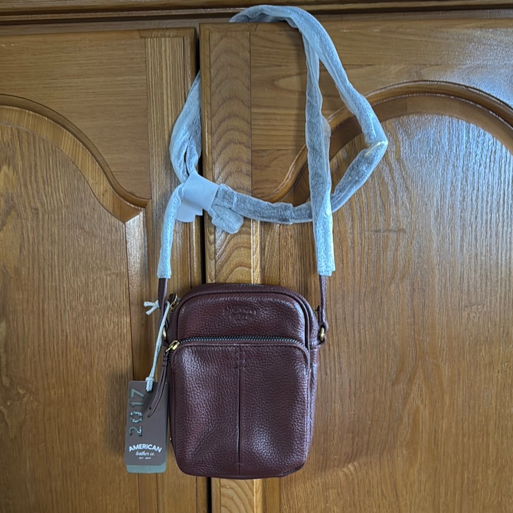 AMERICAN LEATHER Crossbody bag~Brand New With Tags~Beautiful Leather.